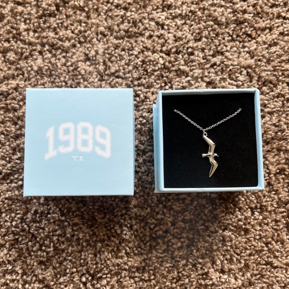 NEW Taylor Swift 1989 Seagull Necklace